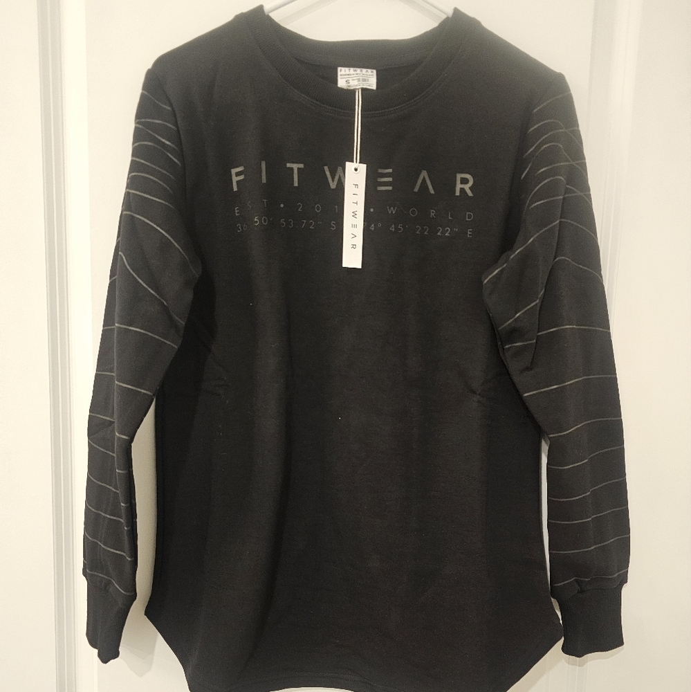 WOMEN'S BLACK FITWEAR CREW NECK SWEATSHIRT.  SIZE SMALL.  NWT.  RETAILS FOR $79.